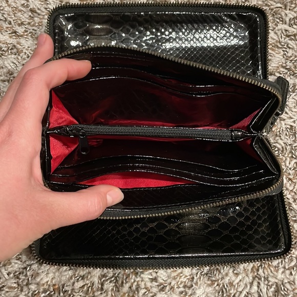 Kenneth Cole Wallet!! - Picture 9 of 14